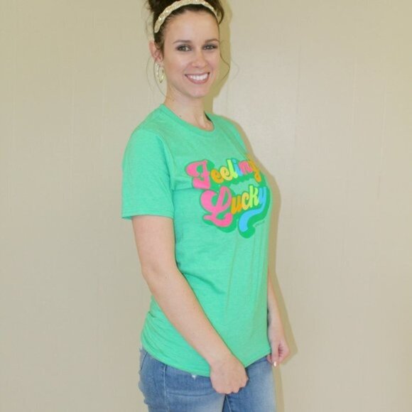 Feeling Lucky Green Graphic Rainbow T-Shirt Tee Sm - Picture 5 of 6